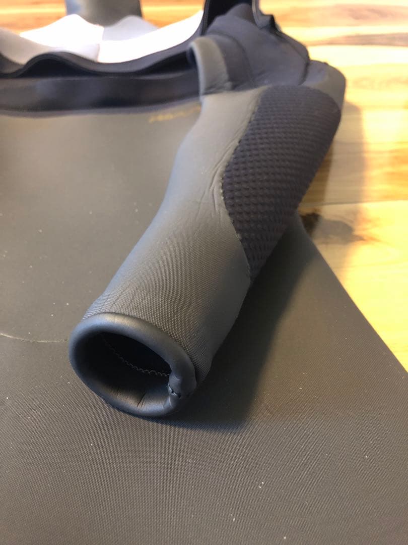 【オーダーメイド】ウエットスーツ　レディース　サイズM 相当　状態新品級！