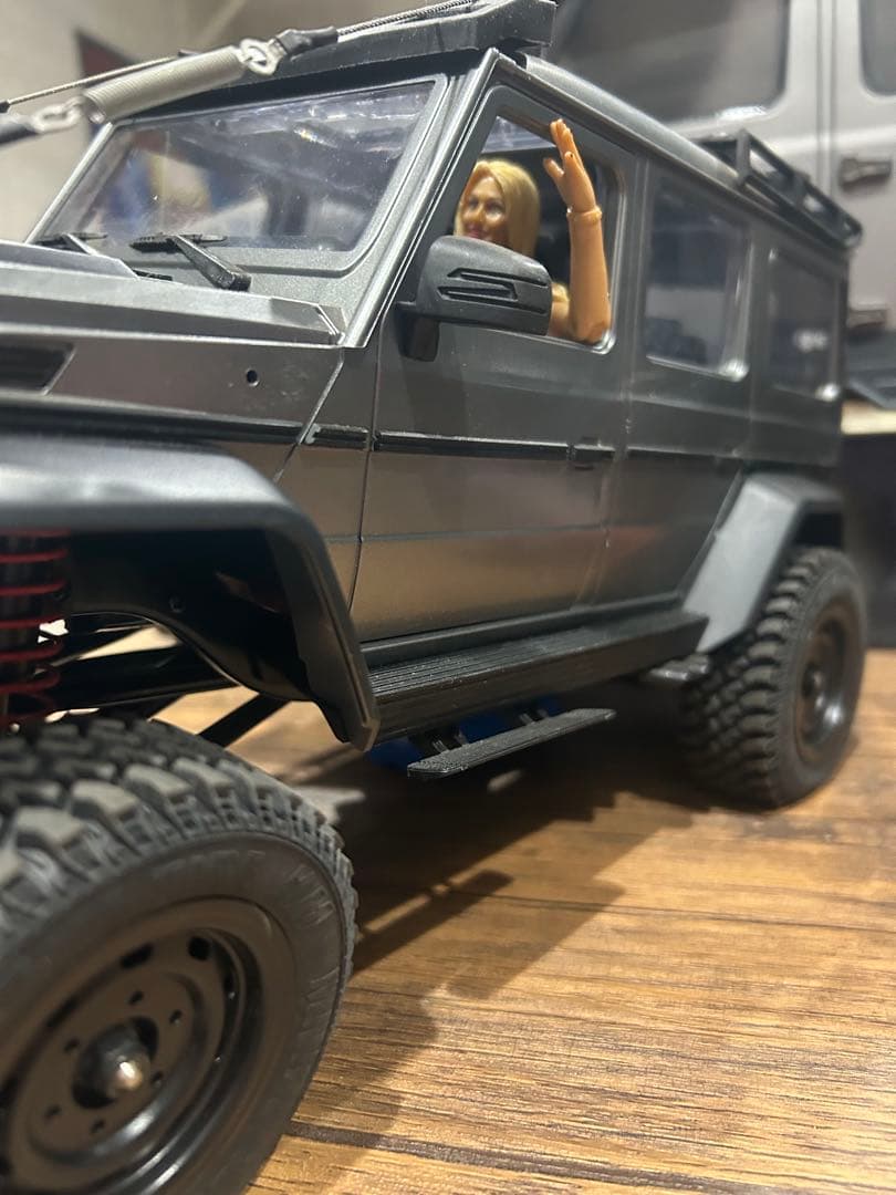 LEDライト付きRCカー