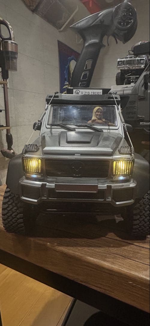 LEDライト付きRCカー