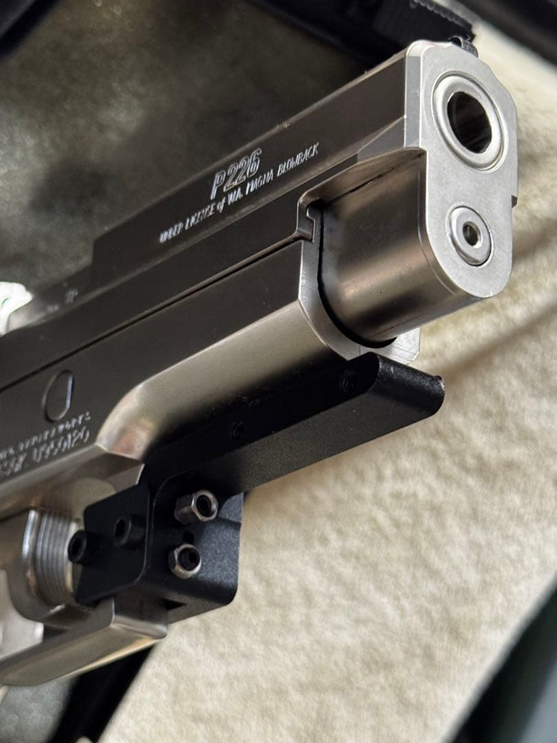 タナカ製 W.A. シグザウエルP226 ALLシルバーモデル DOSKOCIL