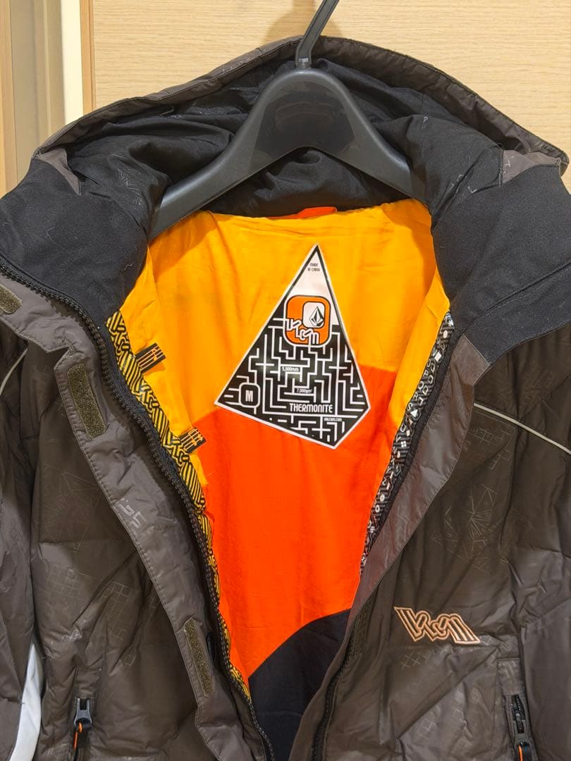 VOLCOM スノーボードウェア カーキ