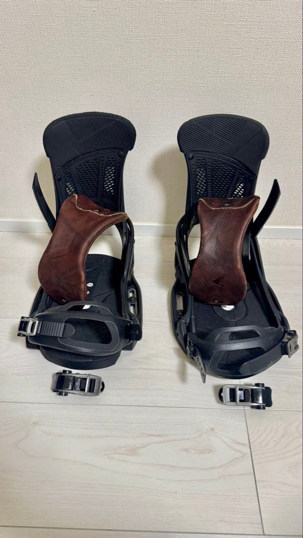 送料込み BURTON MALAVITA レザー EST