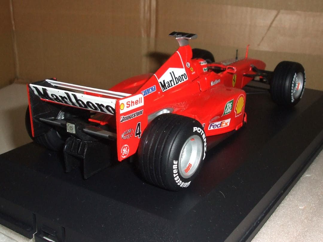 フェラーリ　F３９９　アーバイン　マルボロ仕様　箱なし　マテル　１／１８