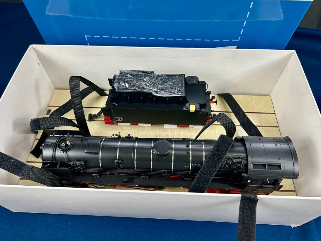 ドイツ 蒸気機関車 KM1 Modellbau BAUREIHE 01