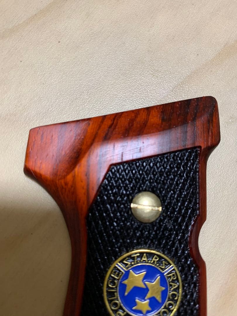 レア物　新品ベレッタ m9用サムライエッジ風木製グリップ　メタリオン金属製