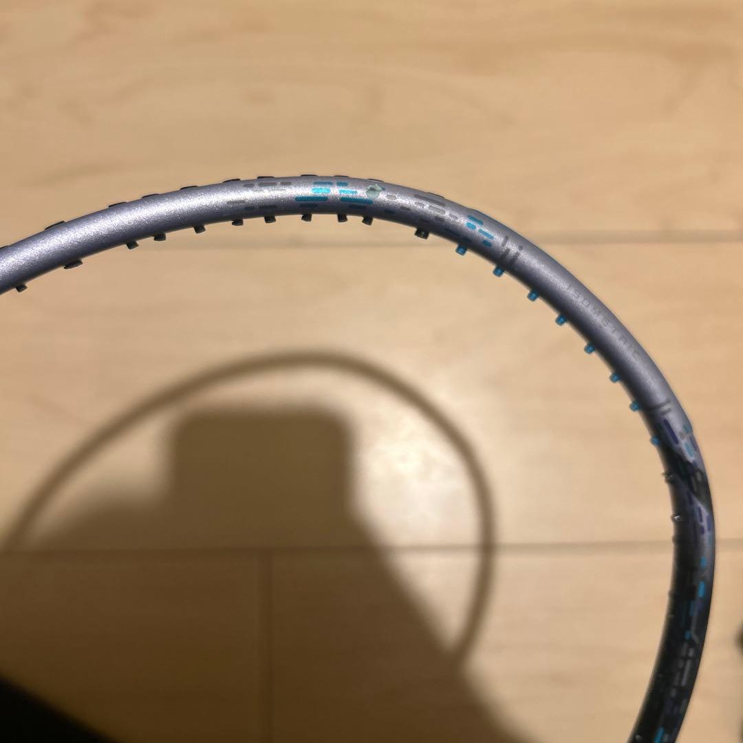 バドミントンラケット シルバーと青