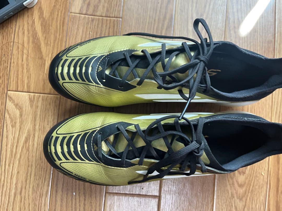 adidas F50 メッシモデル ゴールド/ブラック
