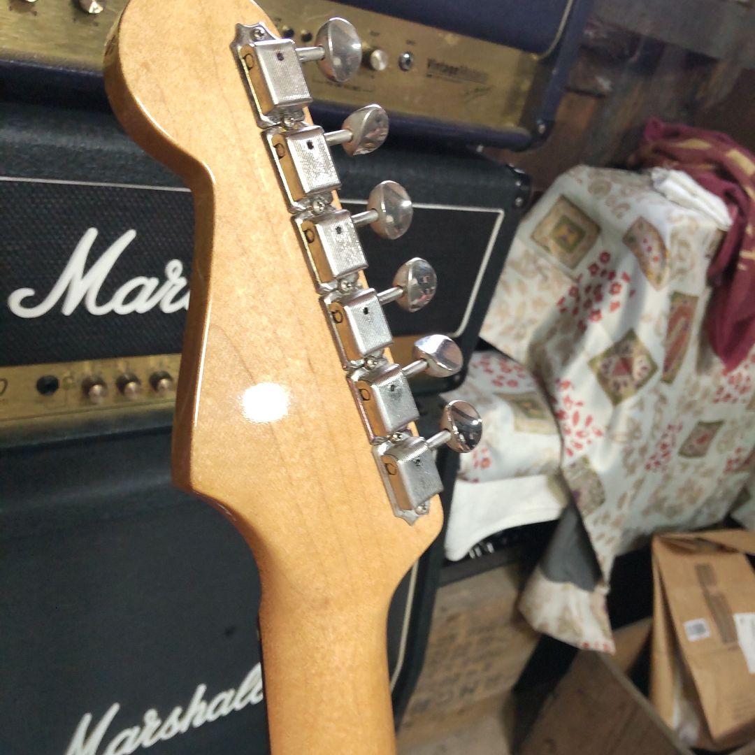 momose モモセのストラトタイプのギター