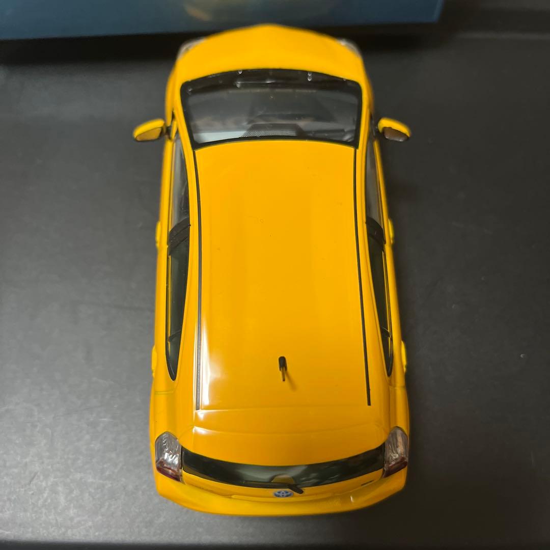 非売品　トヨタ　AQUA アクア　カラーサンプル　イエロー