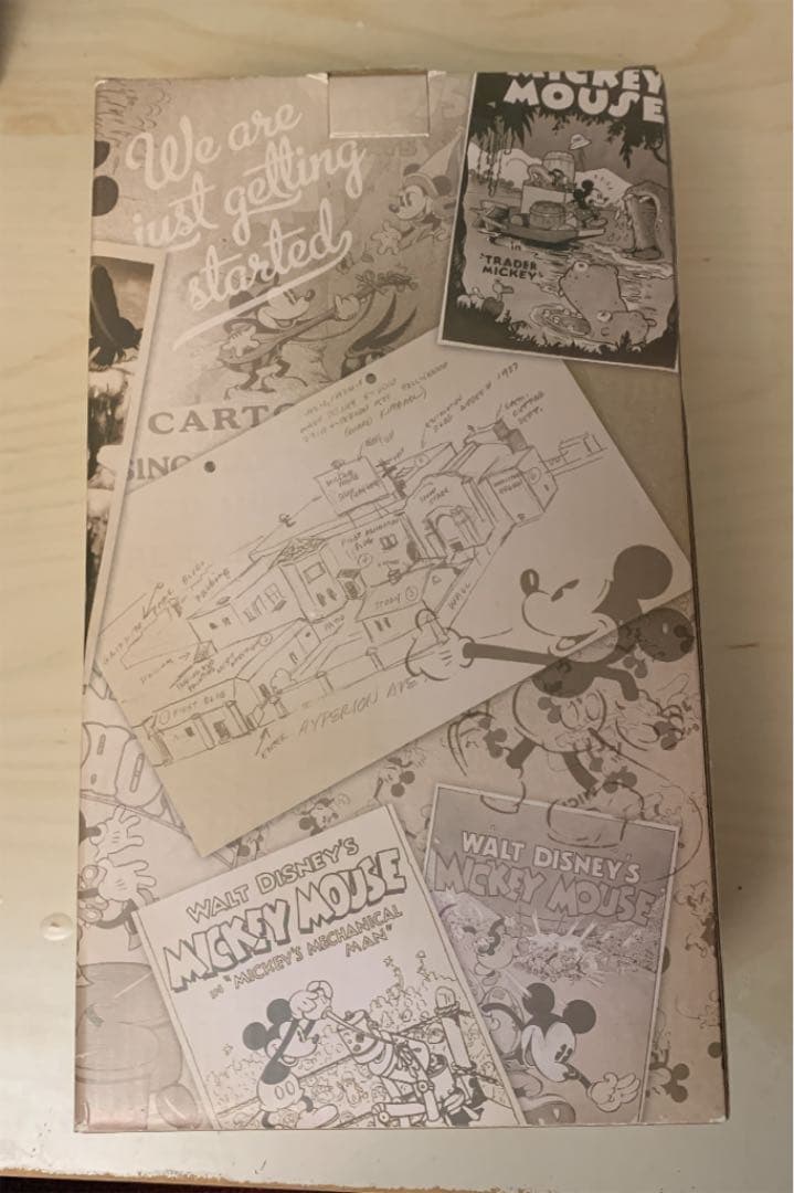 値下げウォルトとミッキー　ストーリーテラー像