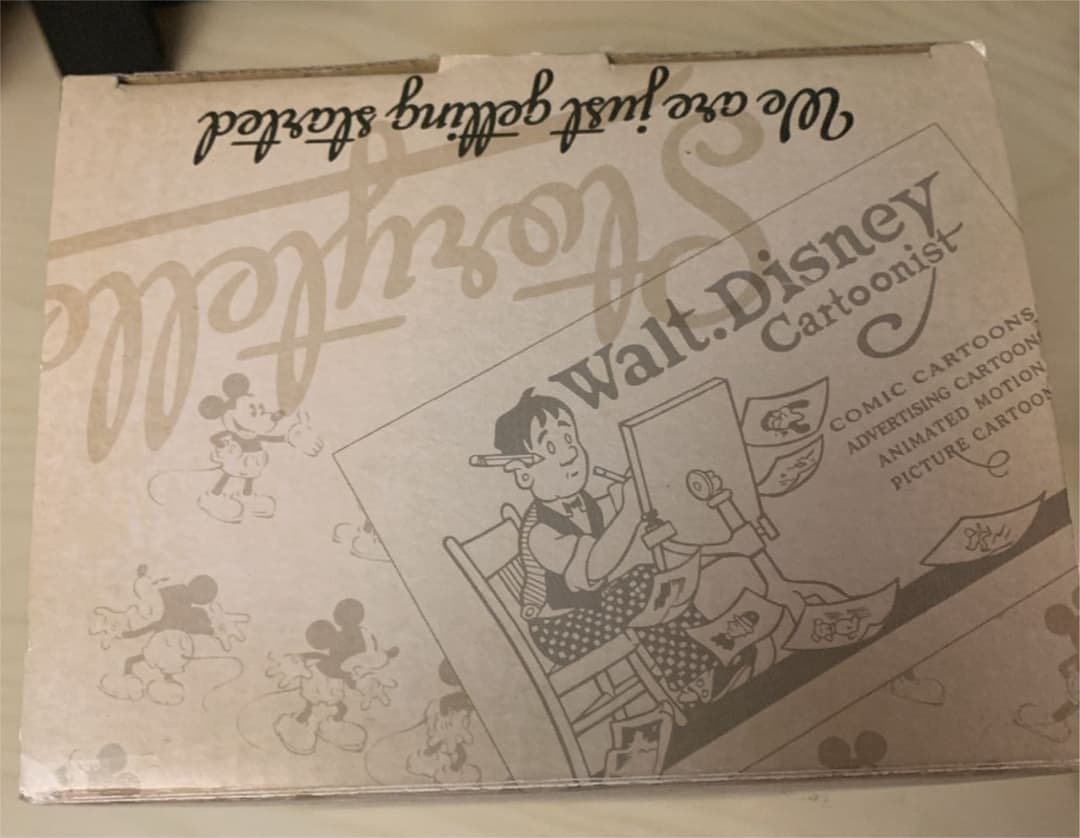 値下げウォルトとミッキー　ストーリーテラー像