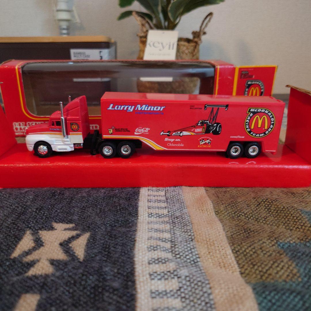 マクドナルド　 Larry Minor トレーラー 　レーシングチーム　ミニカー