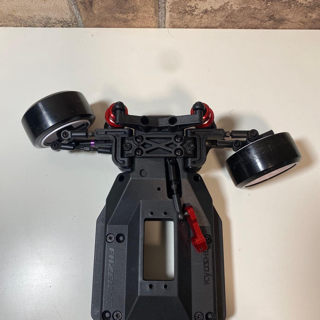 京商　RC　フェーザーD2　シャーシのみ　ボディ、タイヤ付き　ドリラジ　ドリフト