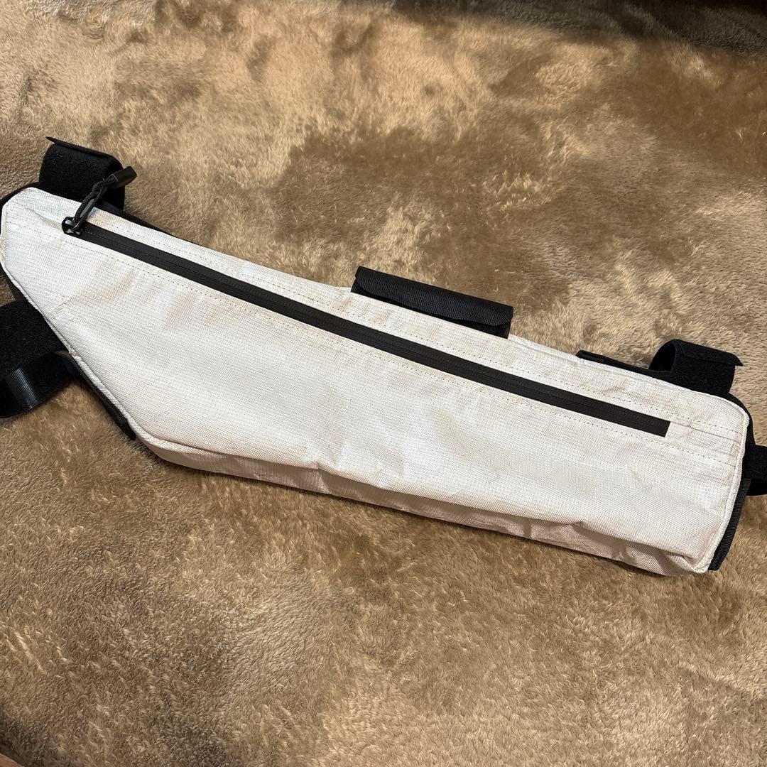 レア！ アウターシェル OUTERSHELL フレームバッグ M ホワイト