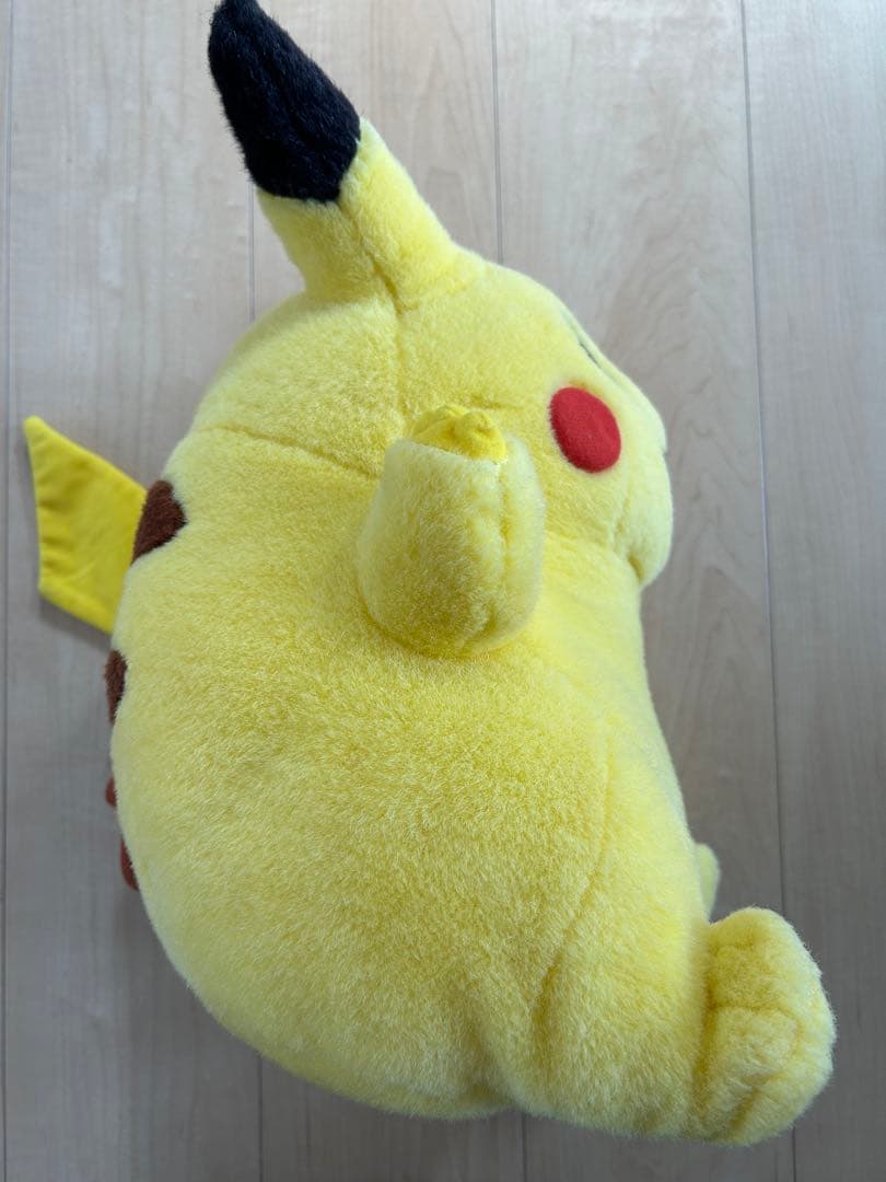 2月４日、５日限定でお値下げ中 TOMY ピカチュウ ぬいぐるみ ポケモン