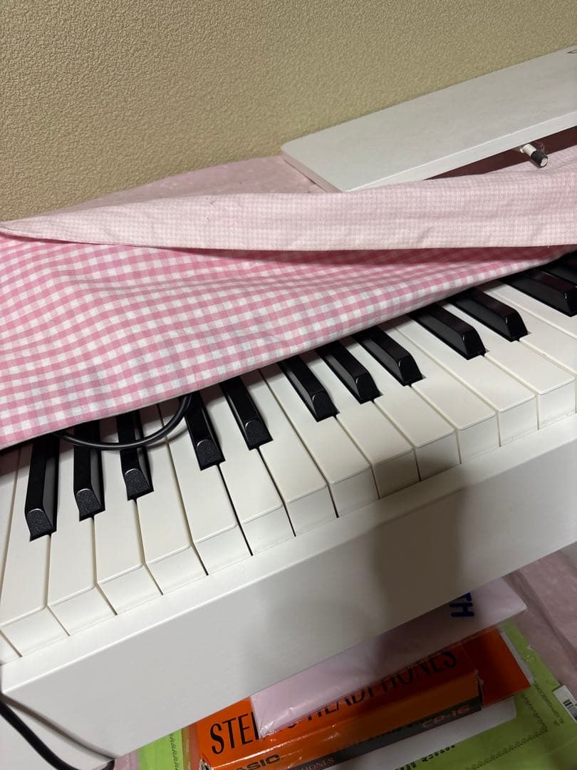 取りに来てくれる方希望。CASIO 電子ピアノ 61鍵 ホワイト