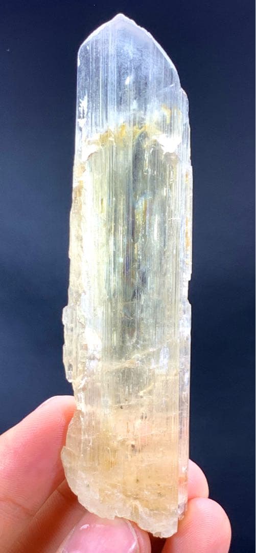 天然の黄色のトリフェーン クンツァイト クリスタル