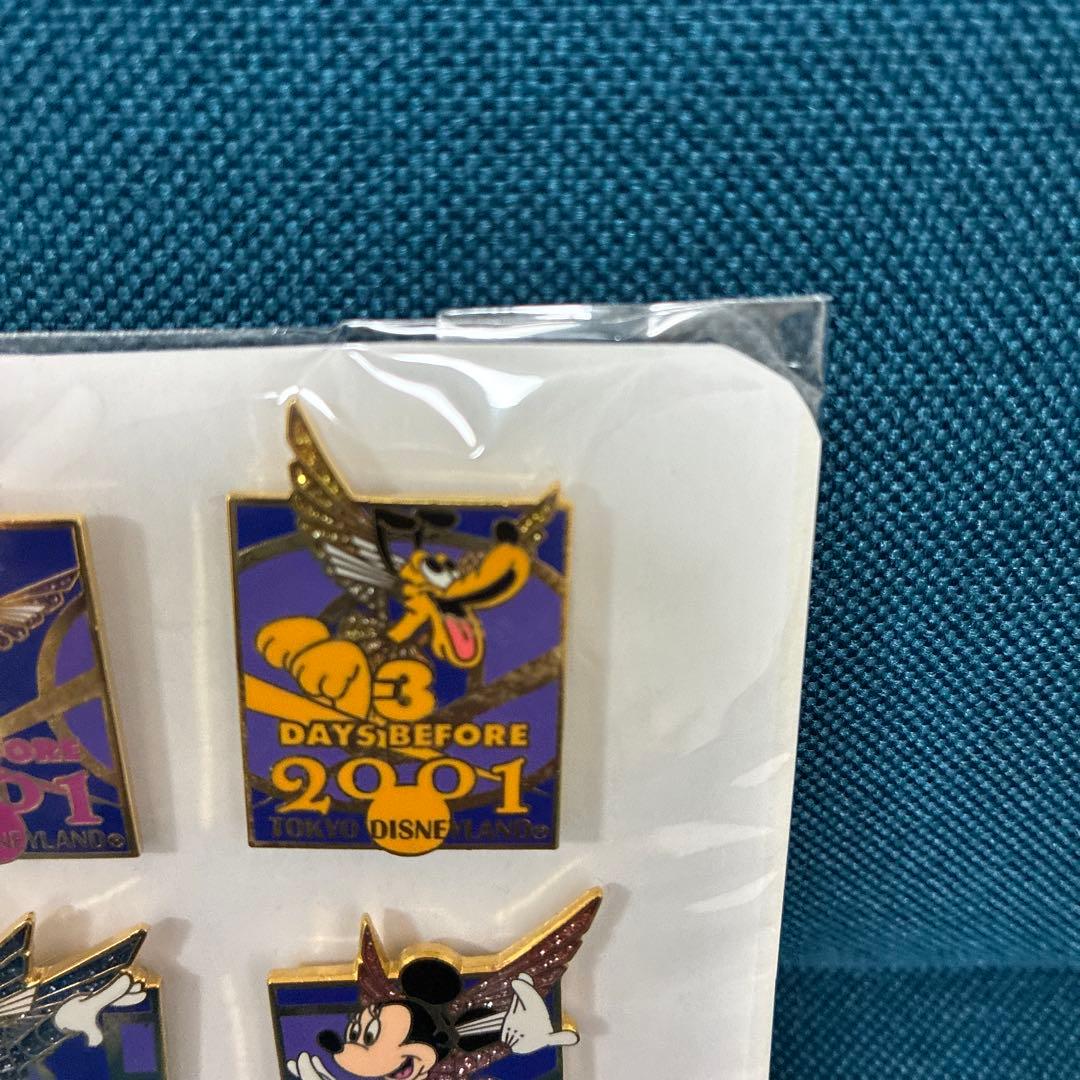 レア非売品　2001年カウントダウン東京ディズニーランドピンバッジ全種類セット