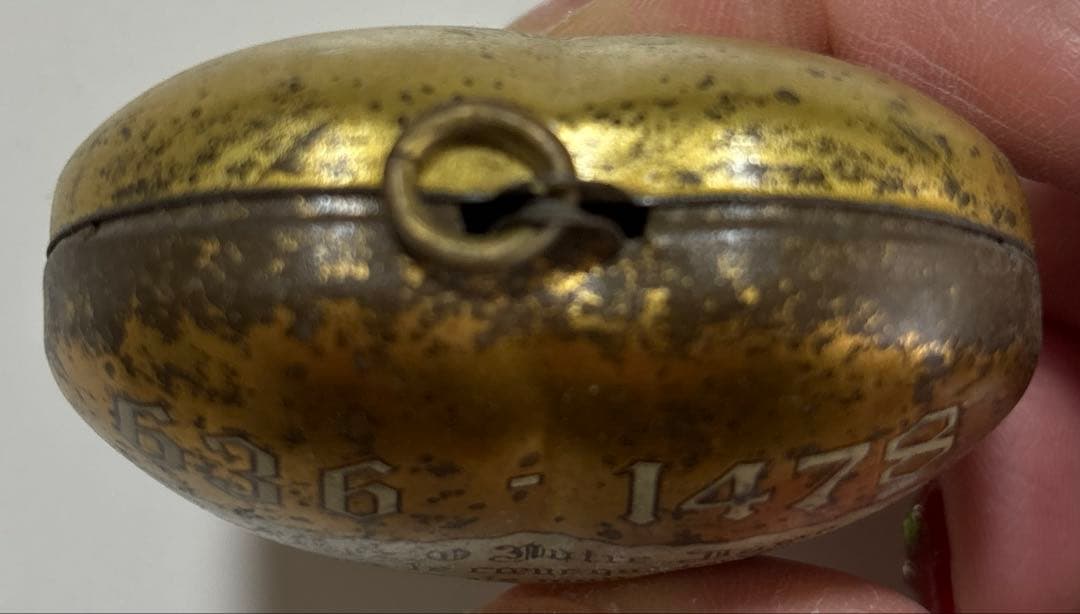 レア　ヴィンテージ　フランス　金のハート　ブリキ缶　ブリキオーナメント　小物入れ