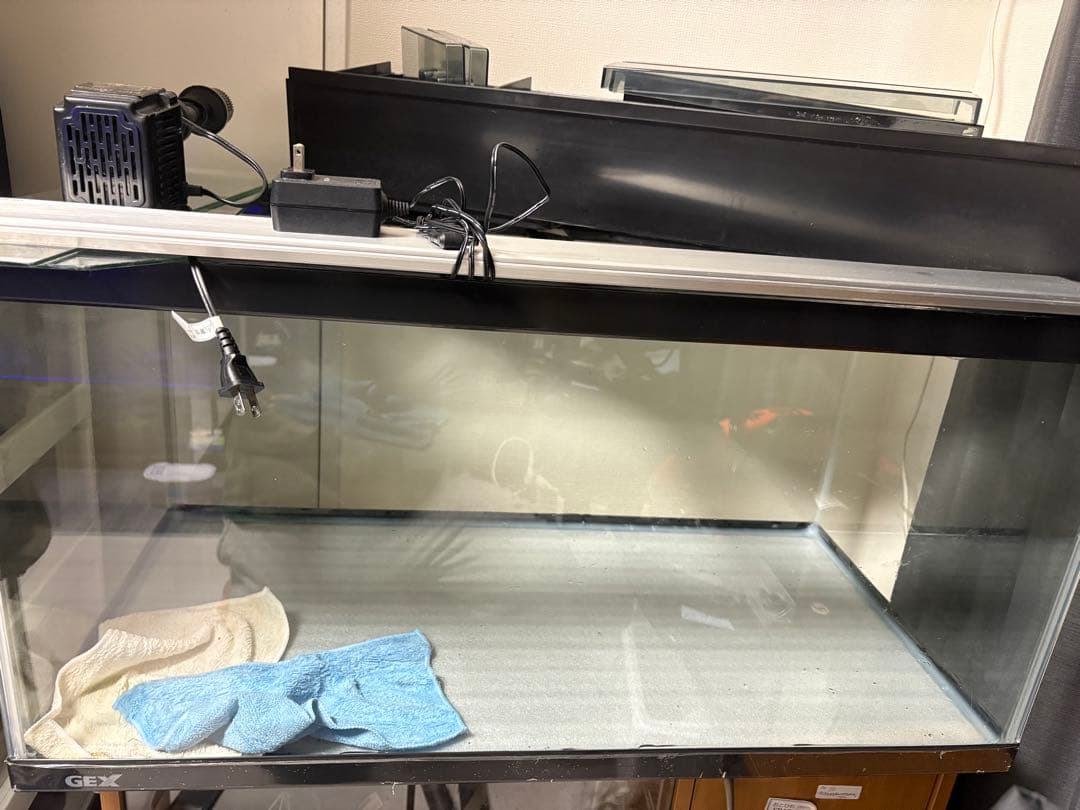 GEX 90センチ水槽 上部フィルター 照明付き
