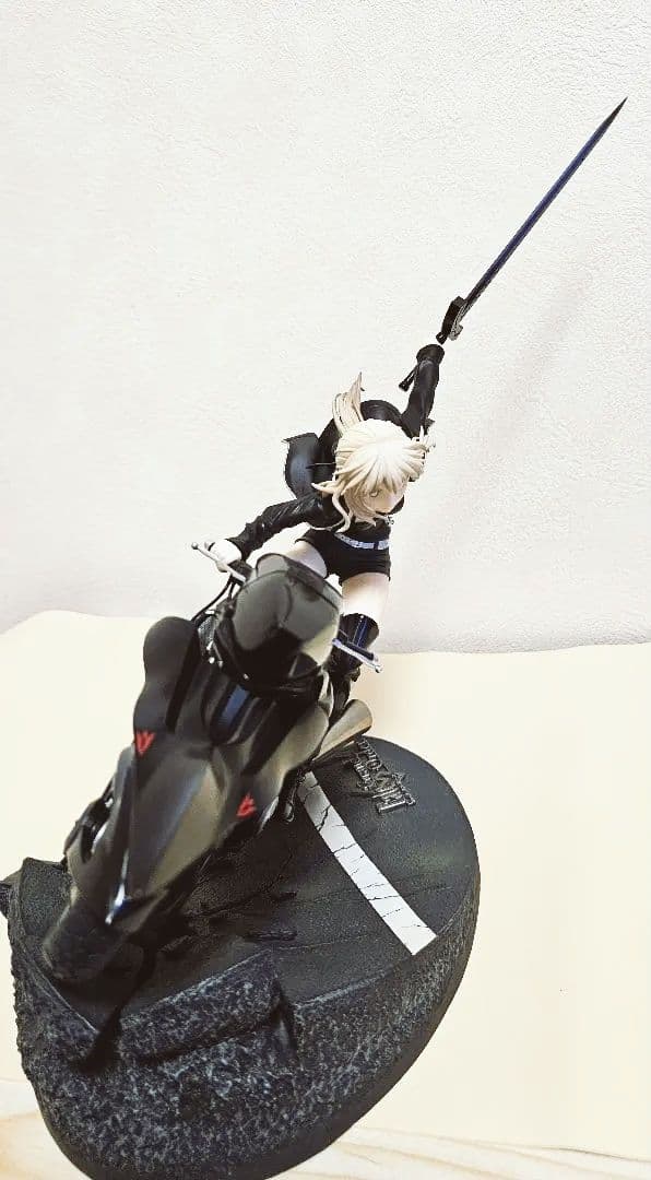 セイバー　アルトリア・ペンドラゴン　オルタ　キュイラッシェ・ノワール　フィギュア