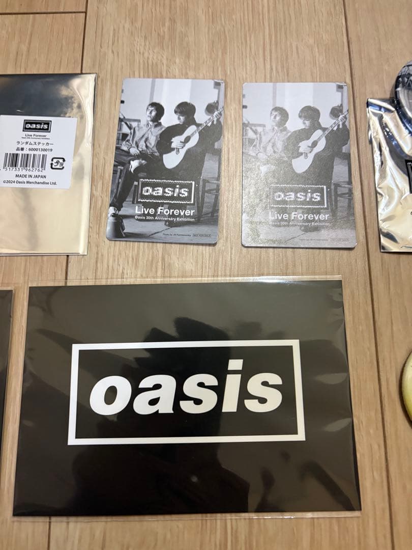 Oasis 30周年記念展セット　ポストカード、ランダムステッカー等
