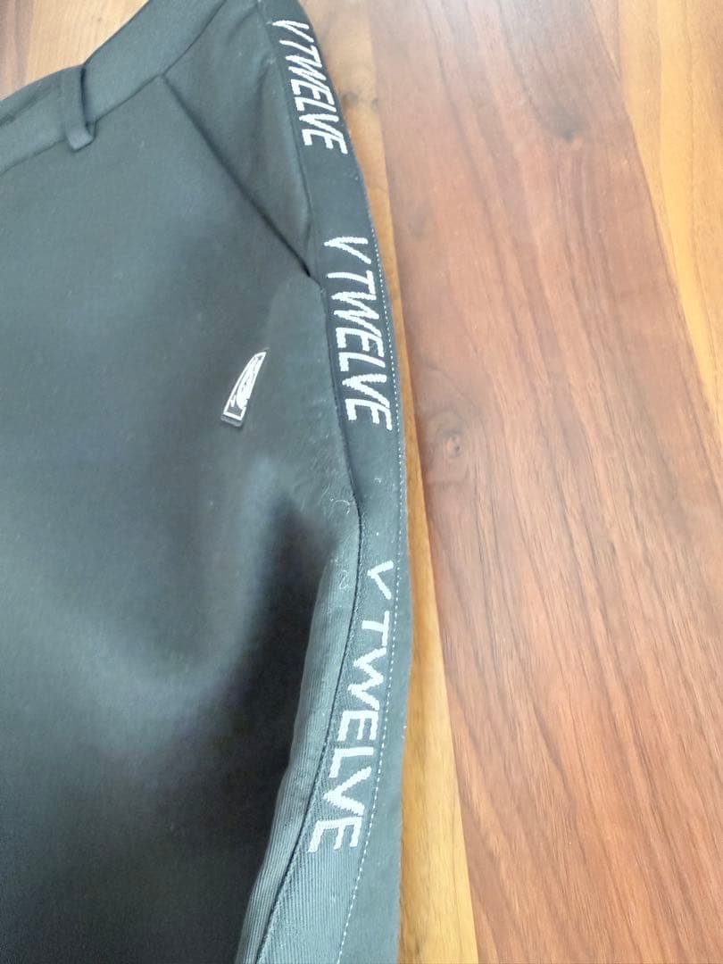 V12 ストレッチブラックパンツ