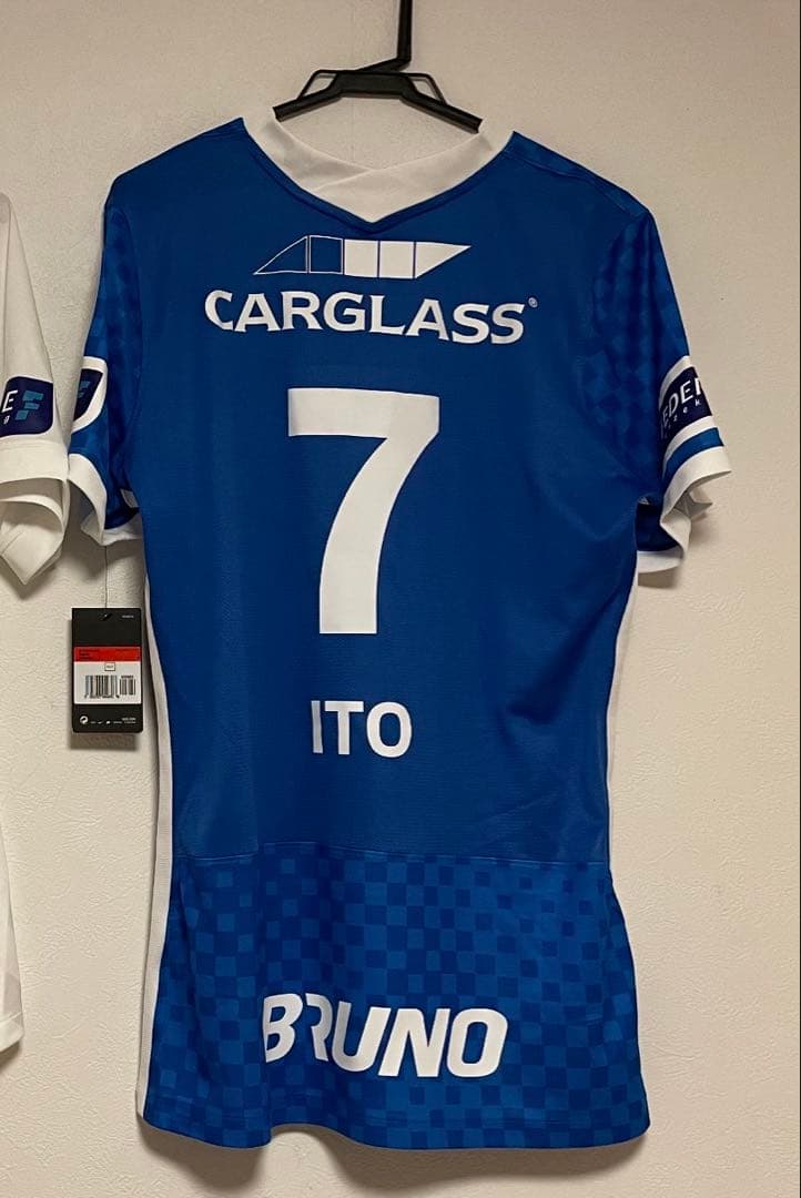 伊東純也 genk ユニフォーム