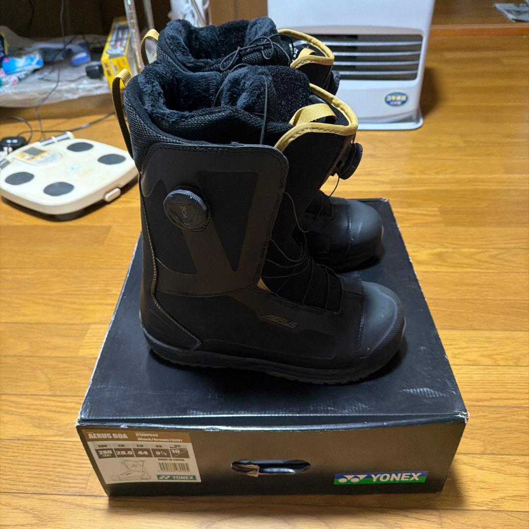 今月末までの価格ヨネックス　スノーボードブーツ