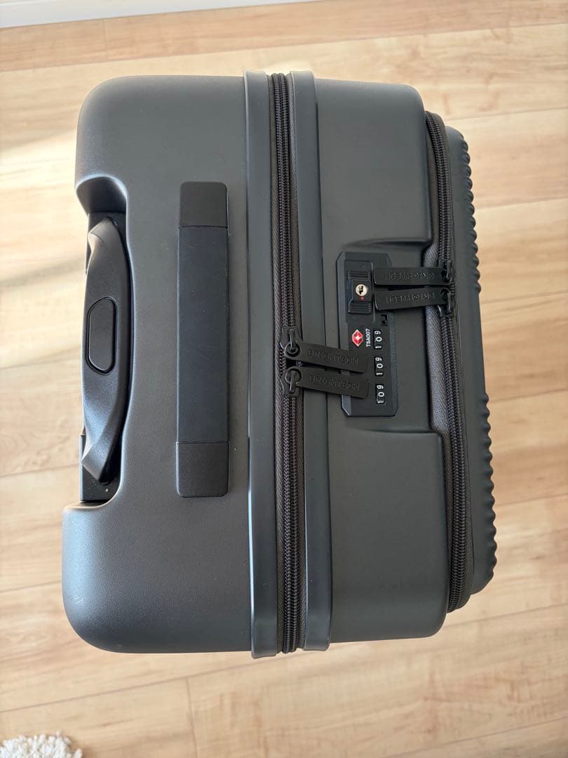 スーツケース(ブラック):Sサイズ機内持込可