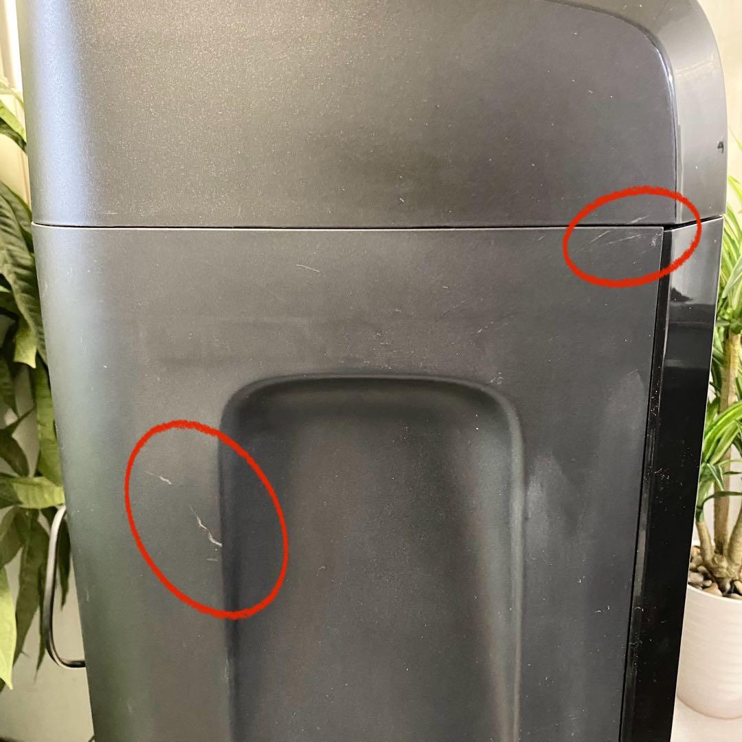 30Lでタップリ細断可能！デスクサイドシュレッダー