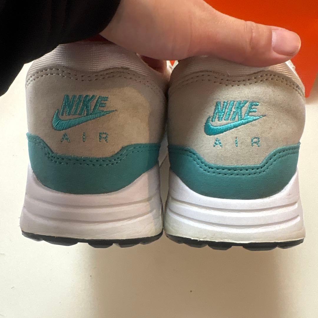 シューズ(男性用) NIKE AIR MAX1 86 OG