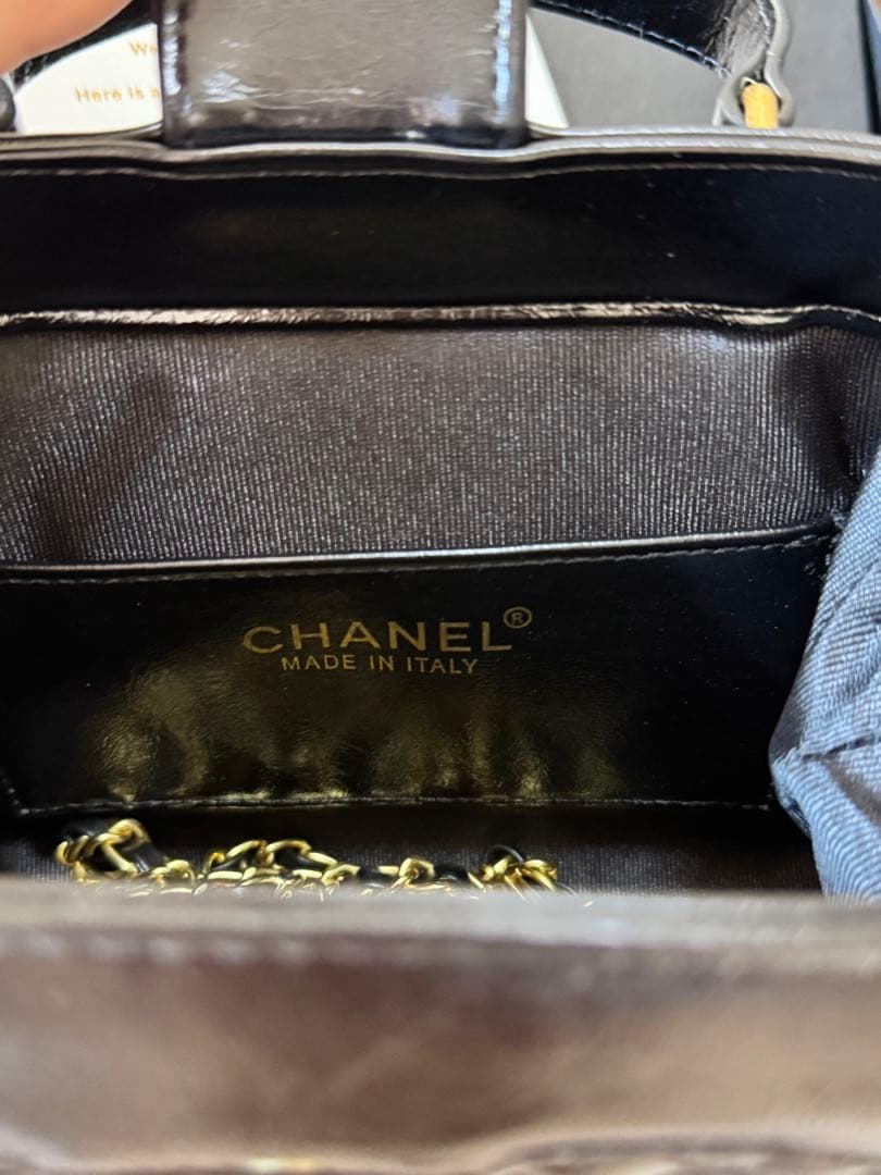 CHANEL ブラックレザーショルダーバッグ　ノベルティ
