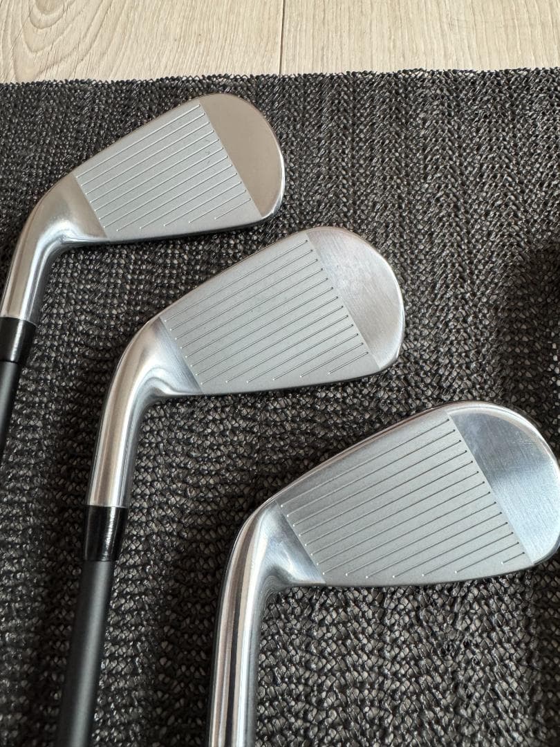 タイトリストT３５０　フジクラトラヴィス８５　Sシャフト６本美品