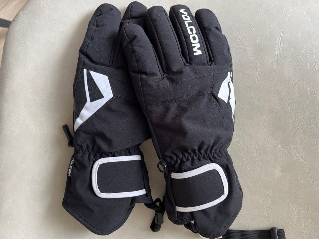 VOLCOM スノーボードウェア セットアップ　グローブ付き