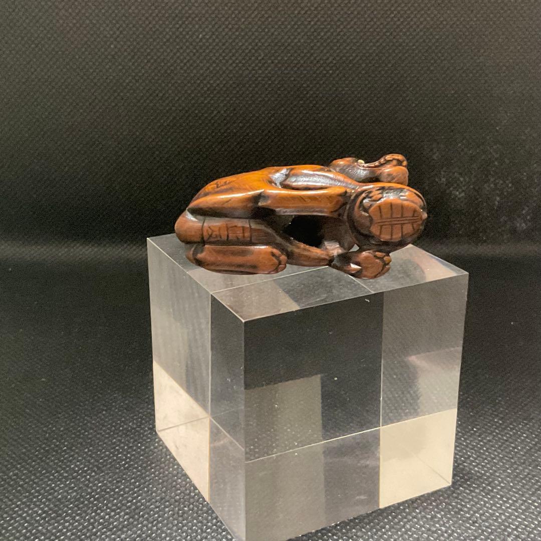 木彫狼亀根付　江戸時代　彫銘: 正友