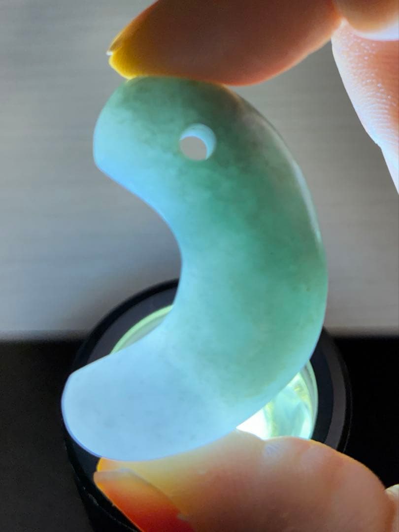 勾玉　翡翠　縄文弥生期　出土品　ヒスイ　宝石