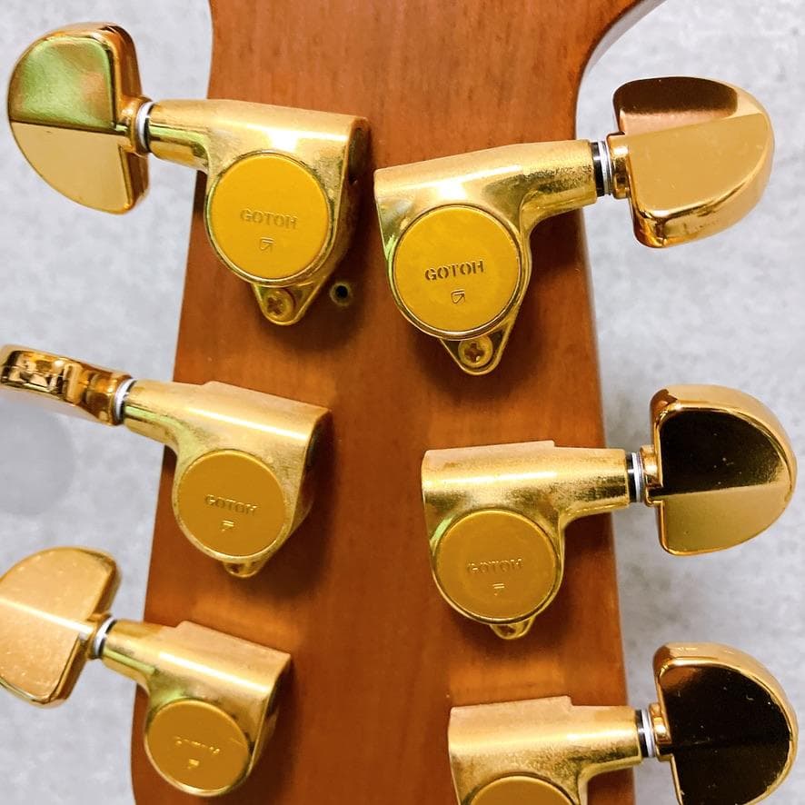 Ovation Celebrity Deluxe CS247 エレアコ ギター