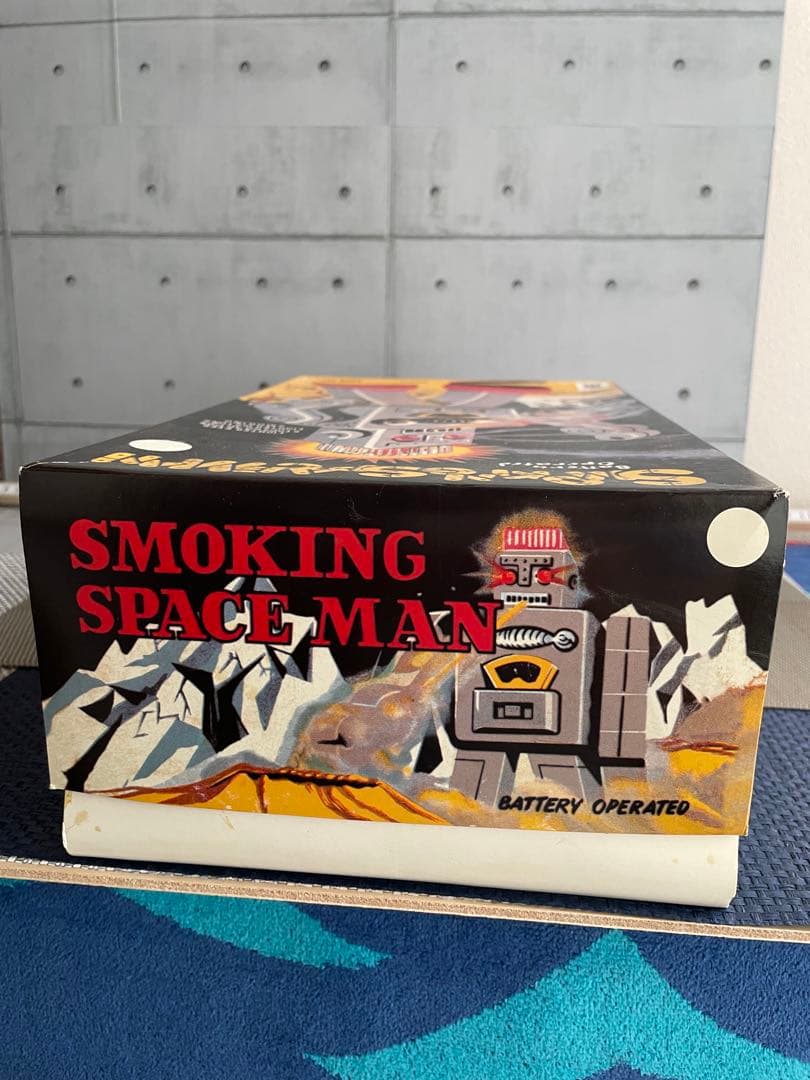 SMOKING SPACE MAN ロボット未掲示品新品（中蓋紛失してます）