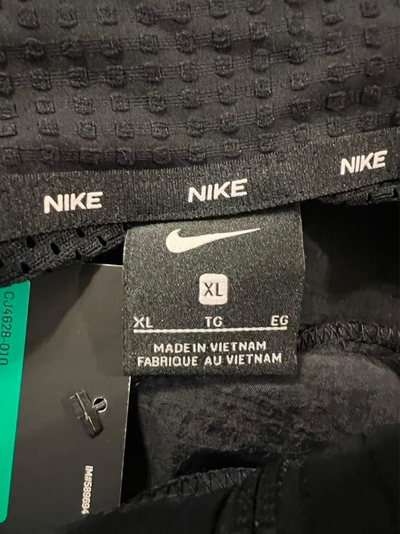 【完売品・新品】　NIKE ウェアセット　XL フーディ半袖　ハーフパンツ