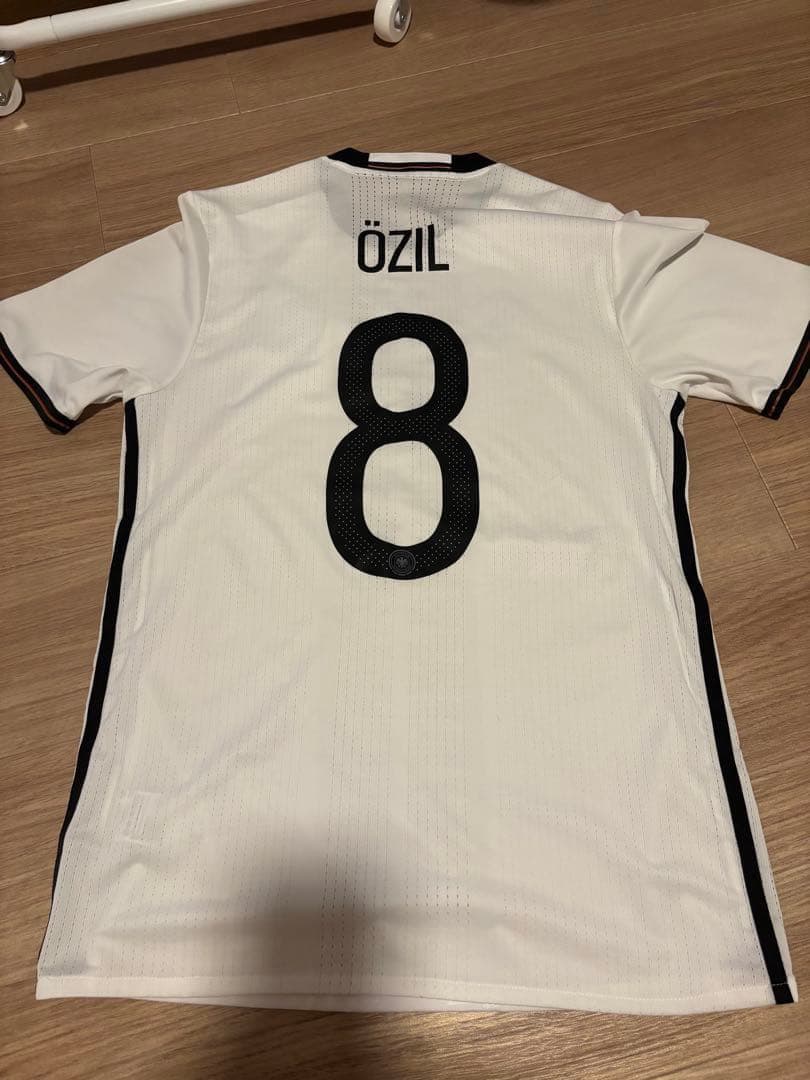 メスト・エジル　ドイツ代表　オーセンティックユニフォーム　adidas