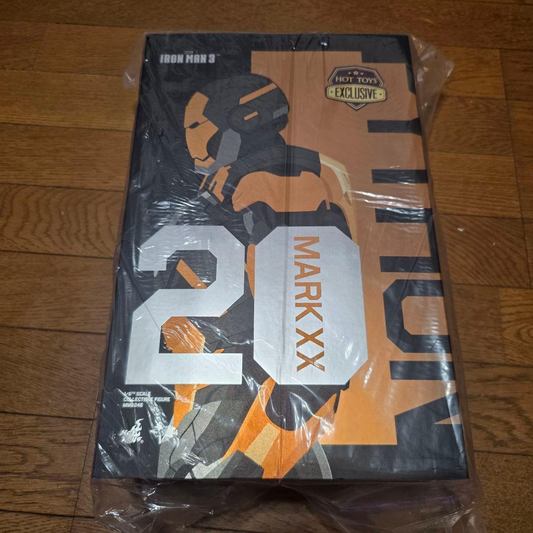 新品未開封　hottoys アイアンマン・マーク２０（パイソン）