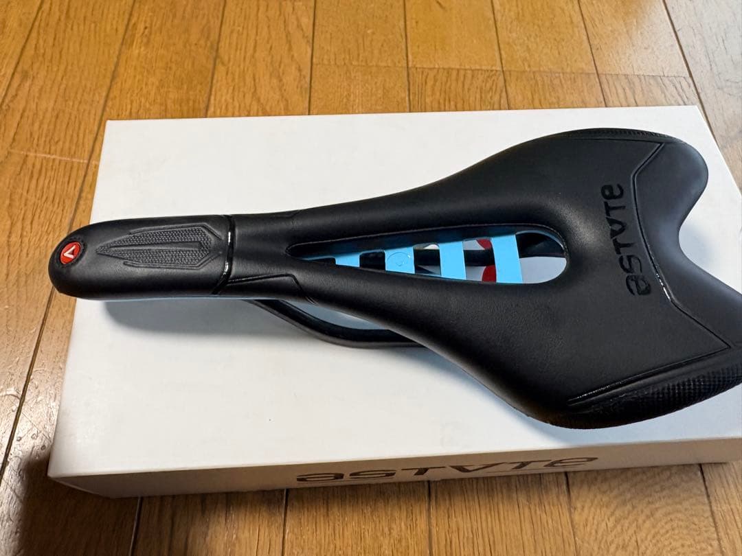 ASTVTE アスチュート　サドル　SKYLITE VTサドル カーボンレール