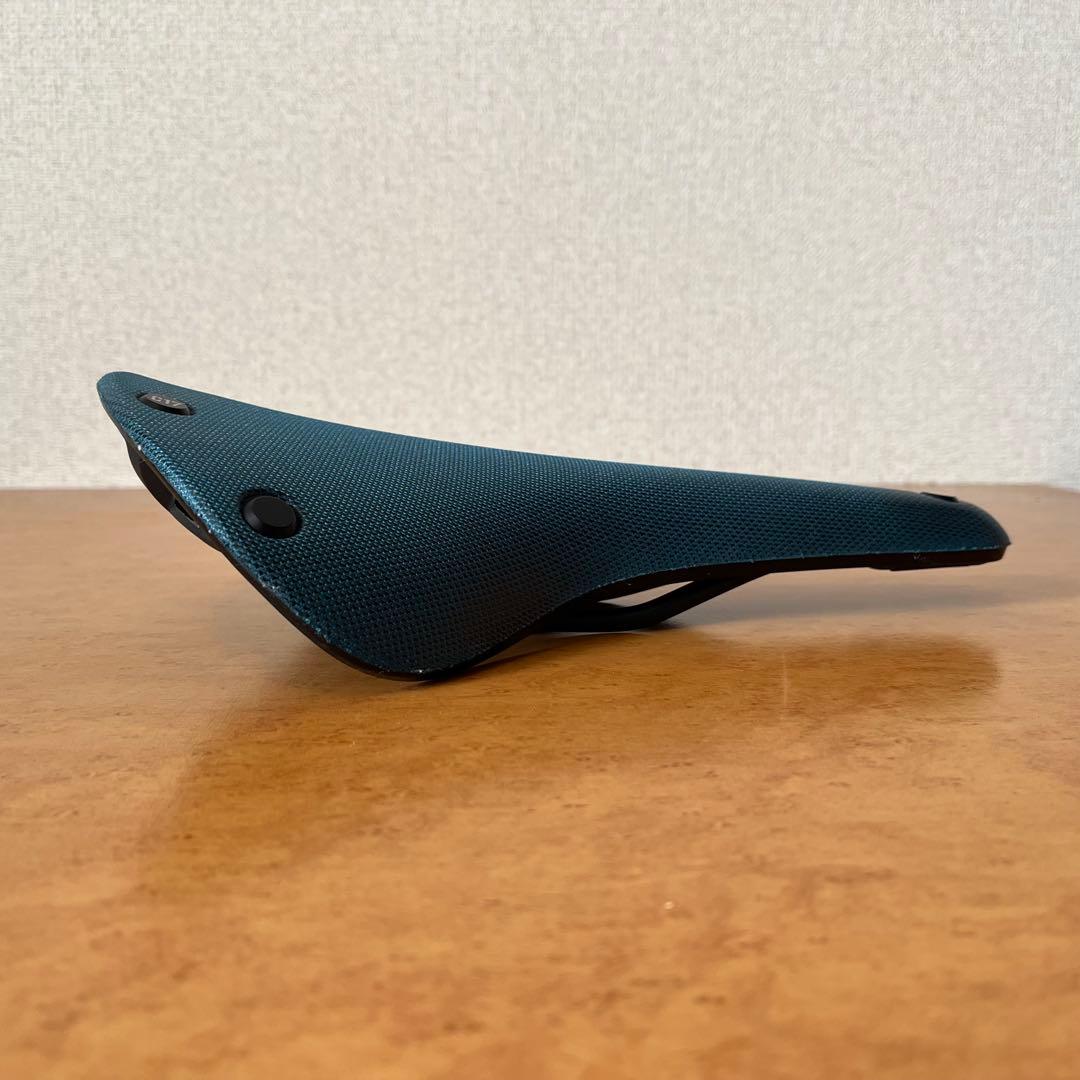 ブルックス｜C17 カンビウム｜オクタンブルー｜サドル