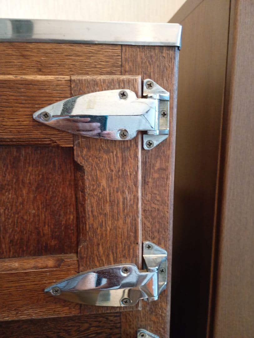 【値下げ中】昭和レトロ　 木製ダブルドア冷蔵庫・保冷庫