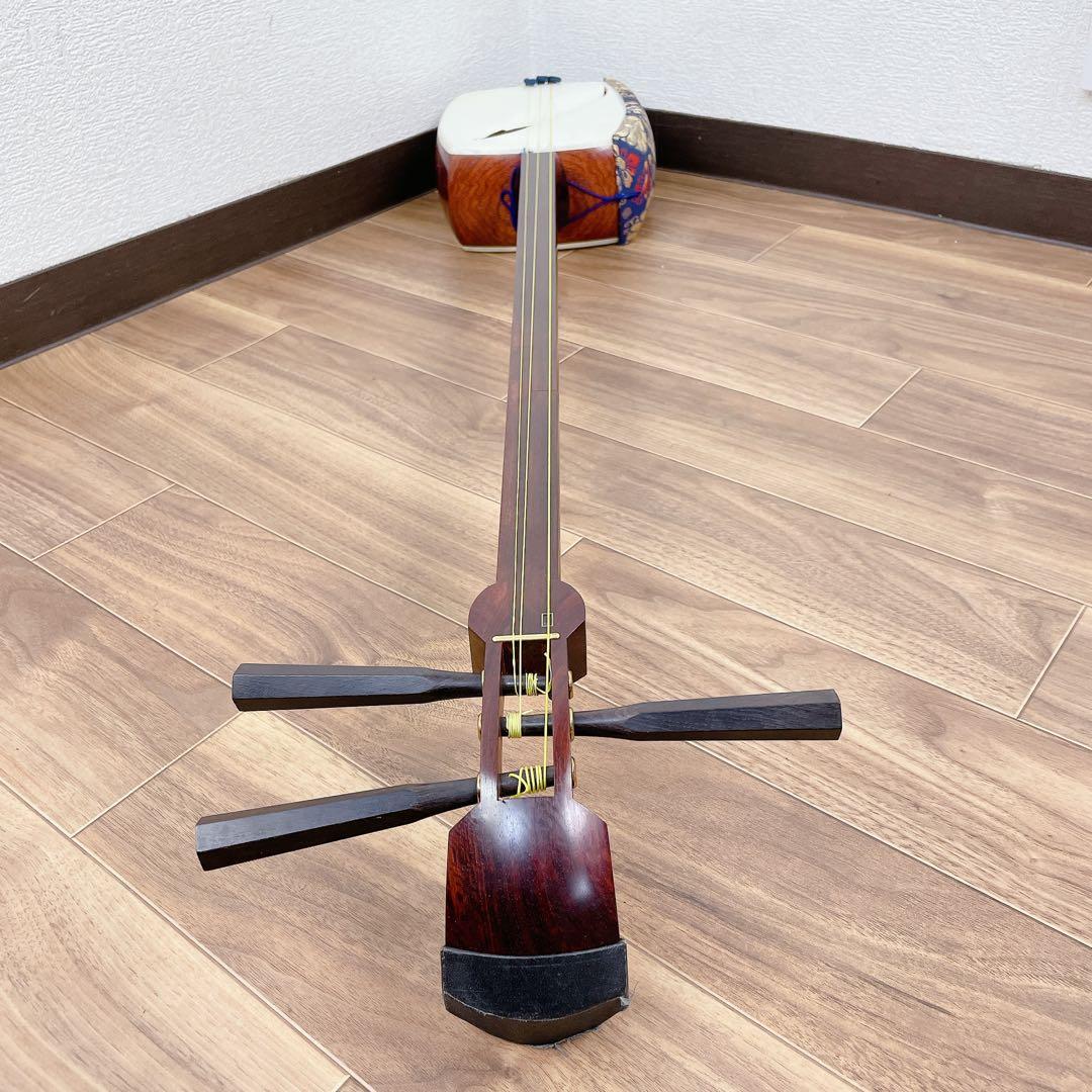 三味線 中棹 トチ紅木 子持ち綾杉胴 K9 一本溝 角胸