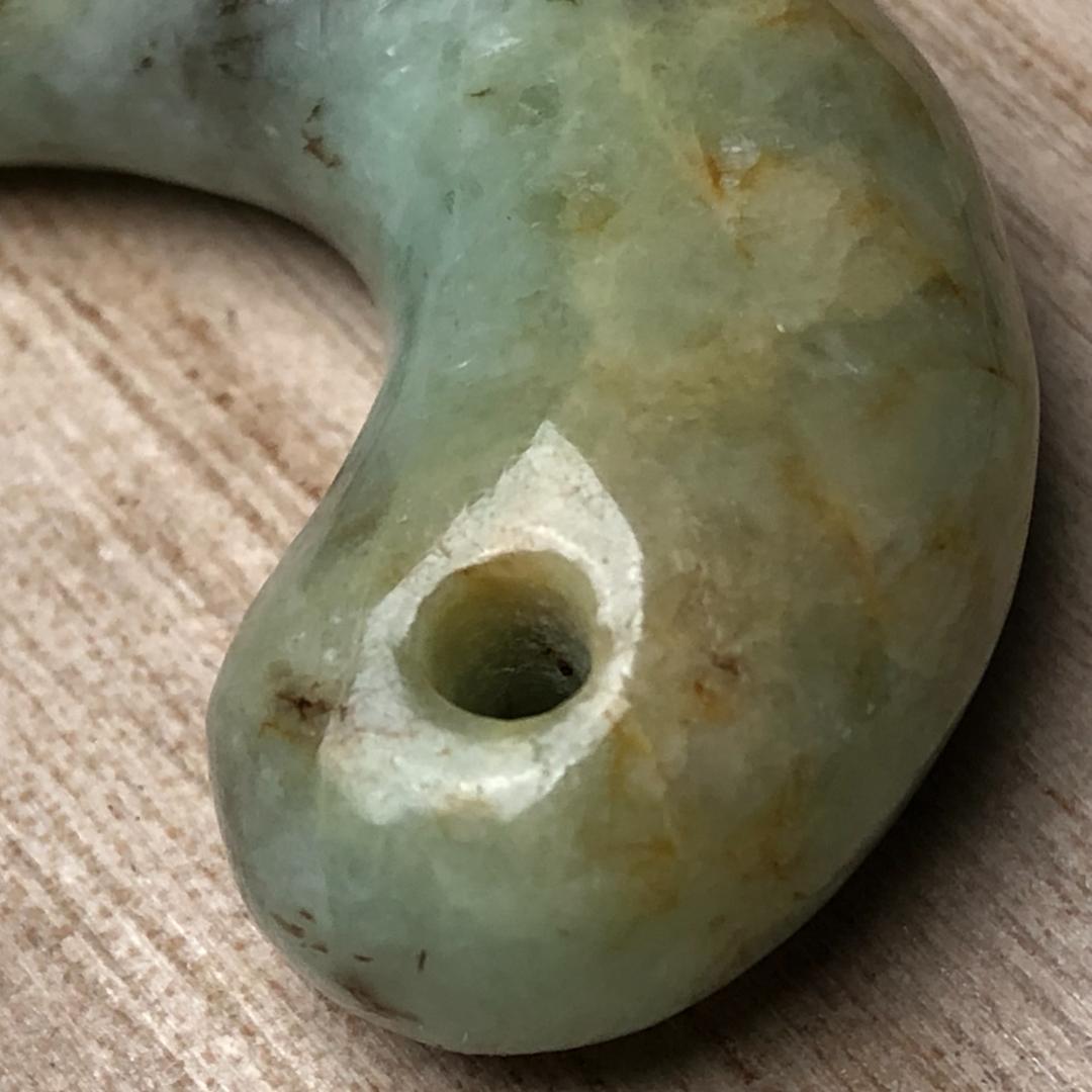 勾玉 翡翠　ヒスイ　糸魚川　翡翠　ケース付き