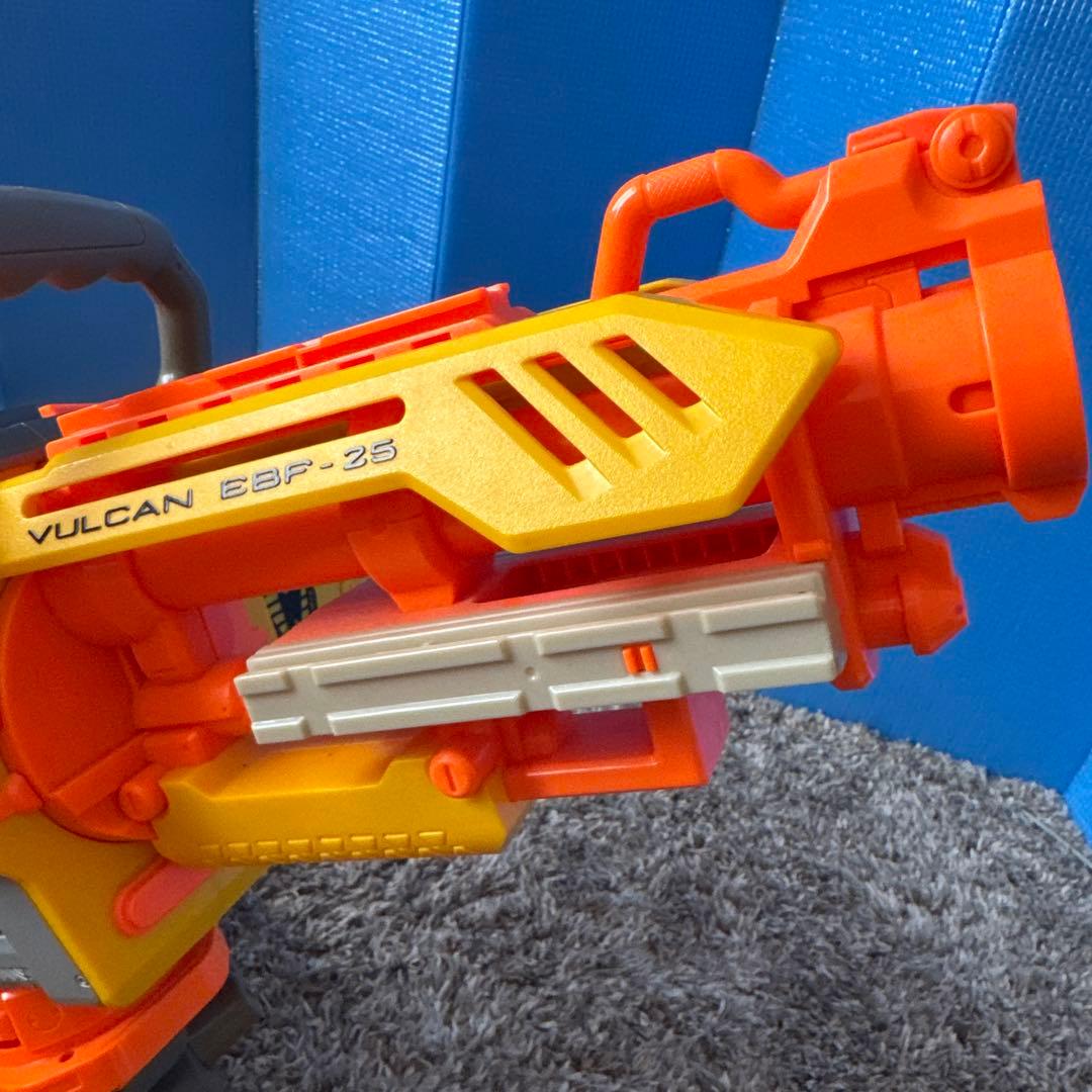 NERF VULCAN EBF-25 電動トイガン（予備マガジン付き）