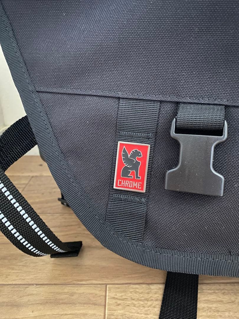 黒 メッセンジャーバッグ