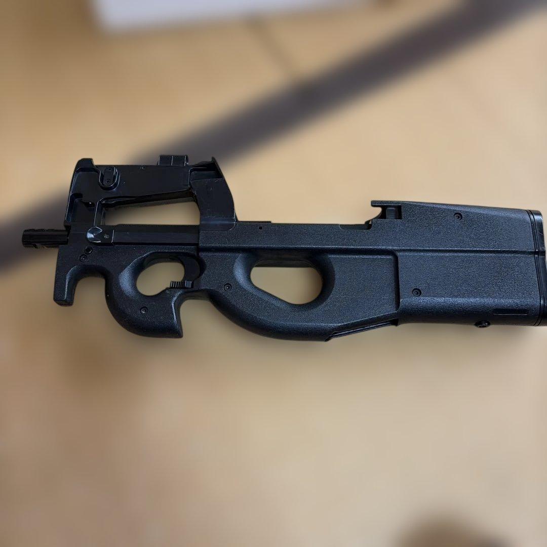 Toy-tec P90 エアソフトガン